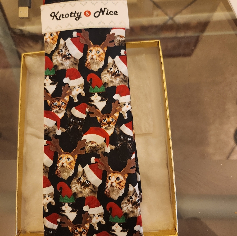 Knotty & Nice Holiday Tie NWT